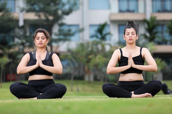 Yoga et CBD : découvrez les postures pour un apaisement efficace